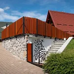 Runolist Mountain - 3 With Pool & Near Risnjak Crni Lug