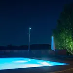 Runolist Mountain - 3 With Pool & Near Risnjak Horská chata