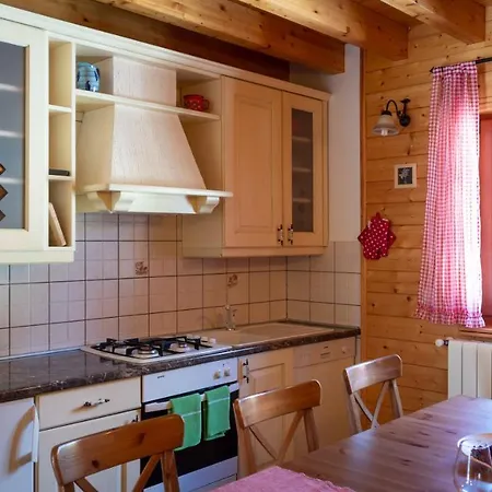 Runolist Mountain - 3 With Pool & Near Risnjak * Crni Lug