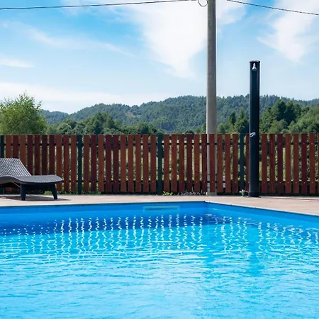 Runolist Mountain - 3 With Pool & Near Risnjak