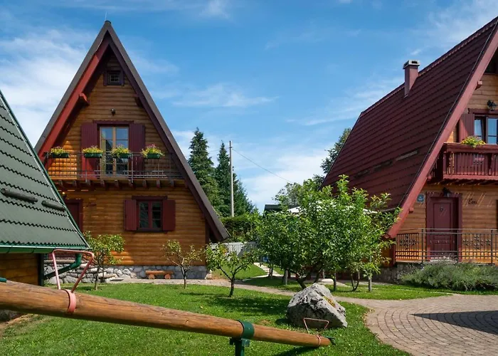 Runolist Mountain - 3 With Pool & Near Risnjak シャレー