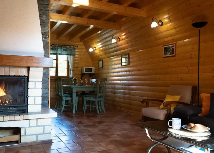 シャレー Runolist Mountain - 3 With Pool & Near Risnjak
