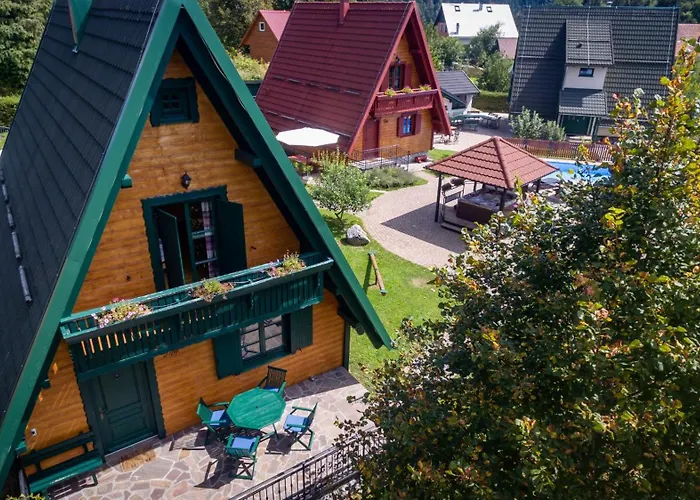 Runolist Mountain - 3 With Pool & Near Risnjak シャレー *
